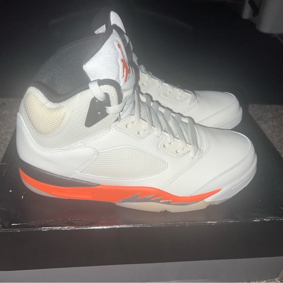 Jordan 5 - Picture 4 of 6